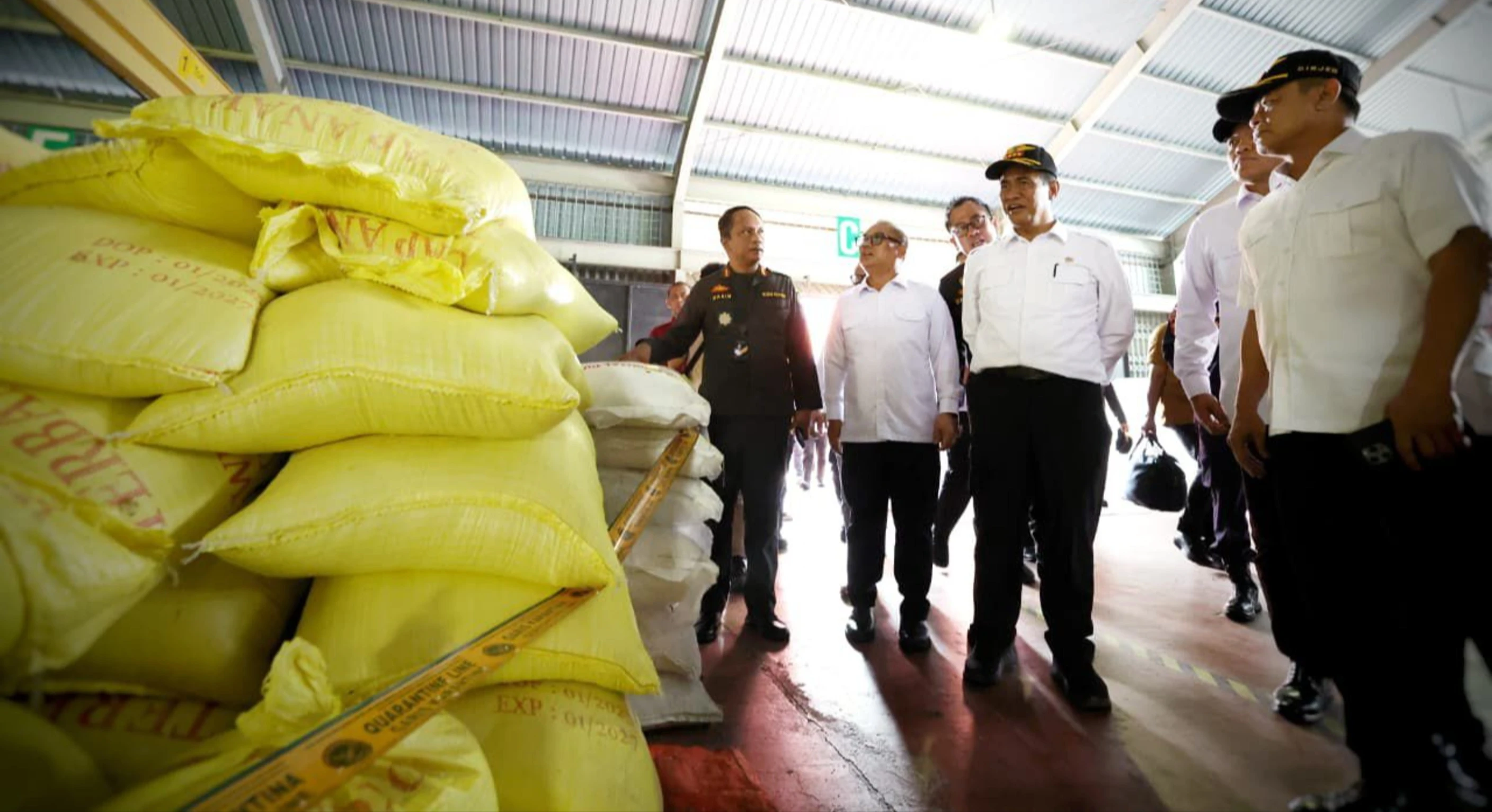 Beras Ilegal Bukan Sekadar Kerugian Negara, Mentan Amran: Ancaman Bagi Petani dan Motivasi Produksi